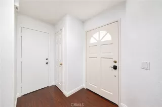 Photo #6: TR26125420 Listing 