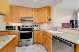 Photo #6: TR26134847 Listing