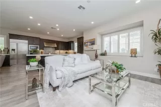 Photo #4: TR26139457 Listing 