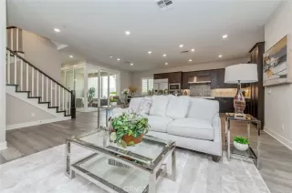 Photo #5: TR26139457 Listing 