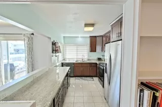 Photo #6: V1-16846 Listing