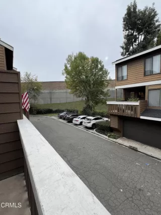 Photo #5: V1-21829 Listing 