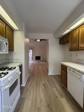 Photo #6: V1-21829 Listing 