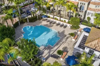 Photo #2: V1-33520 Listing 