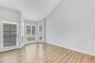 Photo #5: WS23038086 Listing