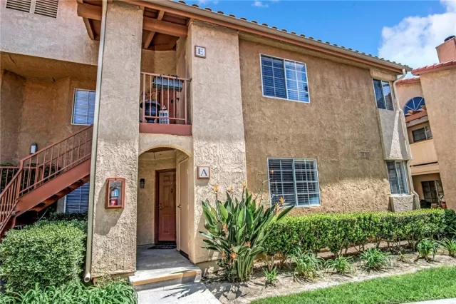 MLS: WS23054413 Condo For Sale