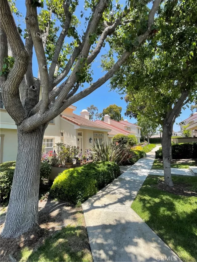 MLS: WS23118080 Condo For Sale