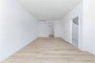 Photo #5: WS23123756 Listing