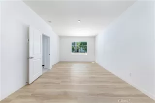 Photo #6: WS23123756 Listing