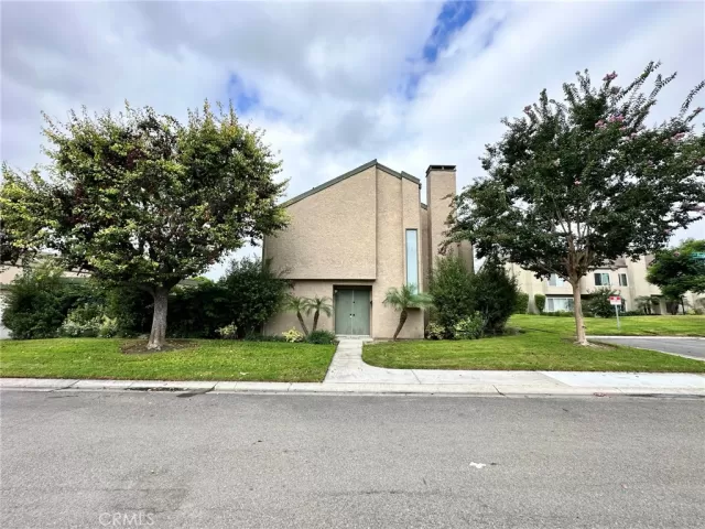 MLS: WS23172480 Condo For Sale