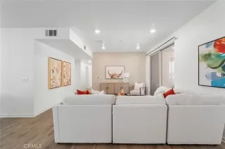 Photo #3: WS23174910 Listing