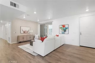 Photo #4: WS23174910 Listing