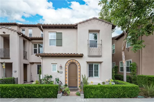 MLS: WS23176731 Condo For Sale