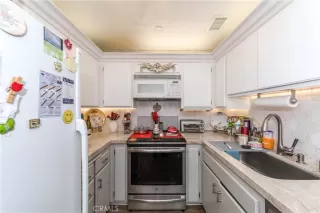 Photo #6: WS23189422 Listing