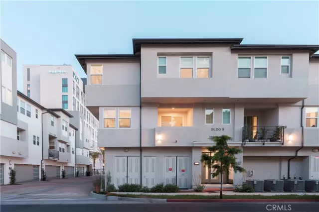 MLS: WS24118350 Condo For Sale