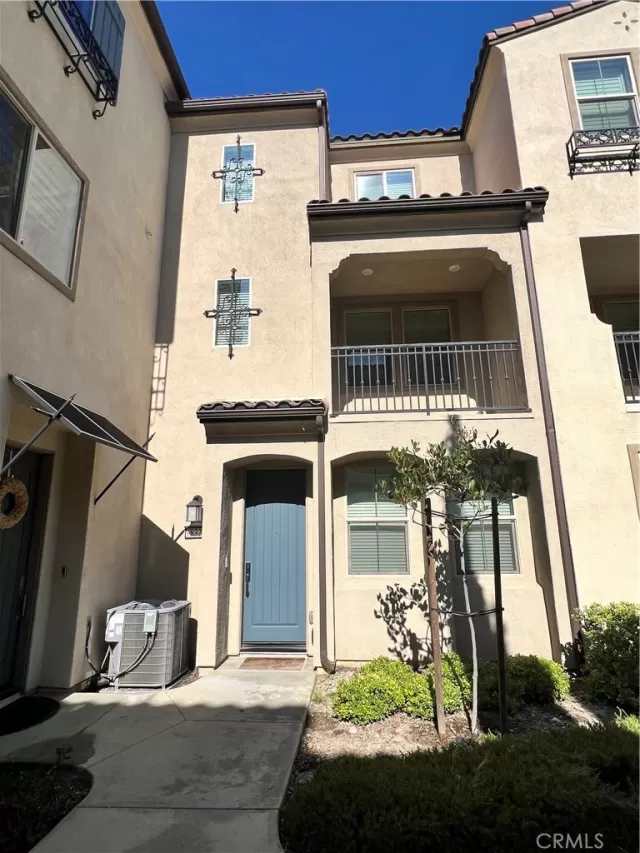 MLS: WS24135143 Condo For Sale