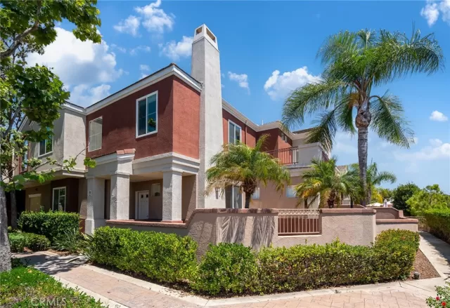 MLS: WS24137438 Condo For Sale