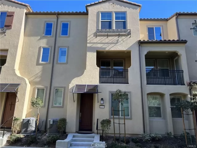 MLS: WS24181591 Condo For Sale