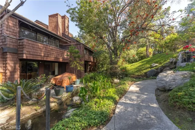 MLS: WS25074980 Condo For Sale