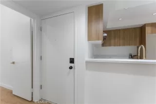 Photo #4: WS25074980 Listing 