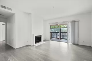 Photo #1: WS25091085 Listing 