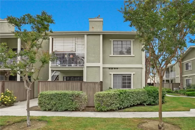 MLS: WS25099767 Condo For Sale