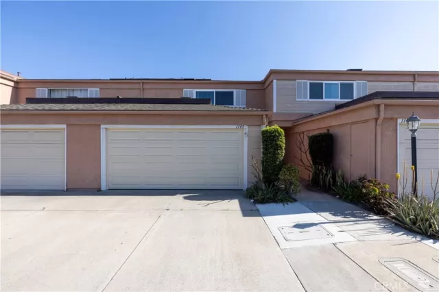 MLS: WS25102794 Condo For Sale