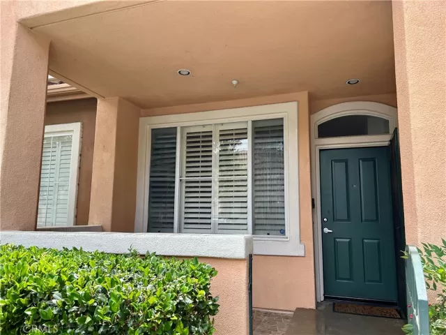 MLS: WS25123067 Condo For Sale