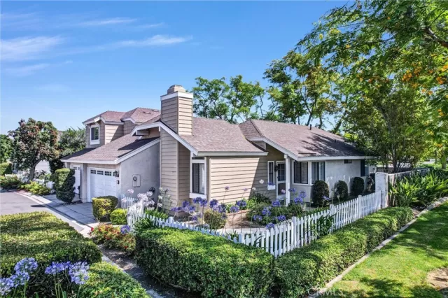 MLS: WS25134458 Condo For Sale