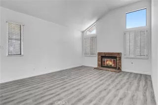 Photo #4: WS25134458 Listing 