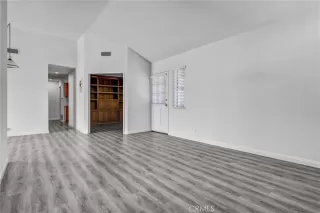 Photo #5: WS25134458 Listing 