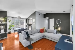 More Details about MLS # WS25143366 : 118 GALLERY WAY