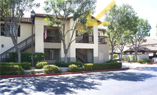 MLS: WS25145461 Condo For Sale