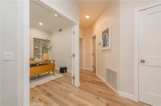 Photo #4: WS25149732 Listing 