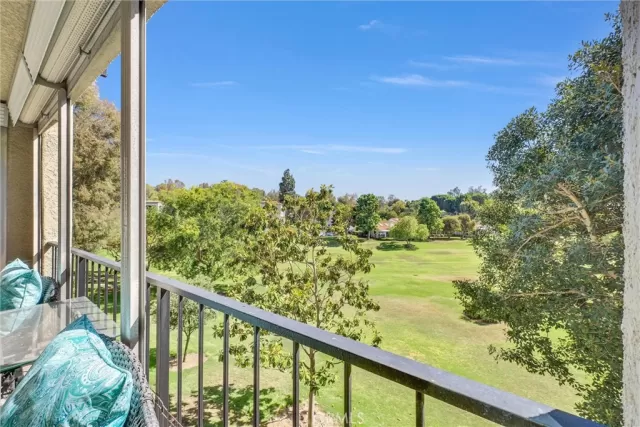 MLS: WS25191401 Condo For Sale