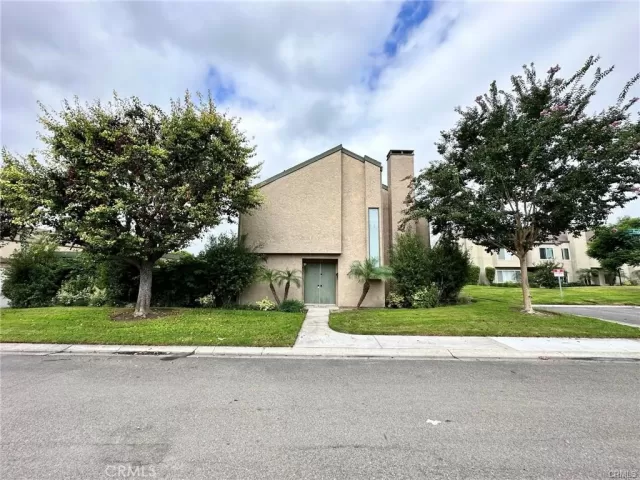 MLS: WS25201043 Condo For Sale