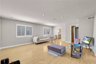 More Details about MLS # WS25217193 : 5841 LAGUNA WAY