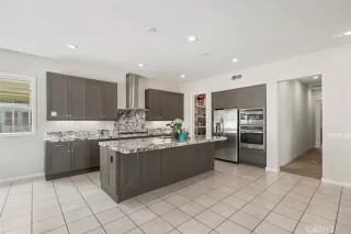 Photo #5: WS25229796 Listing