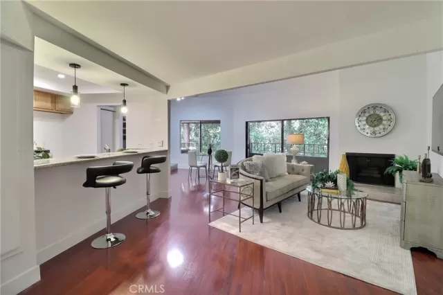 MLS: WS25235844 Condo For Sale