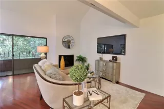 Photo #3: WS25235844 Listing 