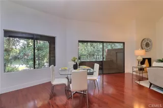 Photo #5: WS25235844 Listing 