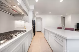 Photo #5: WS25236190 Listing 