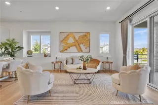 Photo #2: WS25253687 Listing 