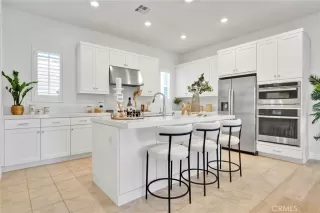 Photo #4: WS25253687 Listing 