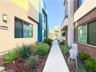 Photo #2: WS25255346 Listing 