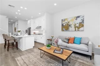 Photo #6: WS25255346 Listing 