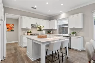 Photo #5: WS25262777 Listing 