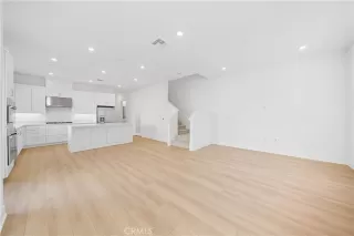 Photo #5: WS25266646 Listing 