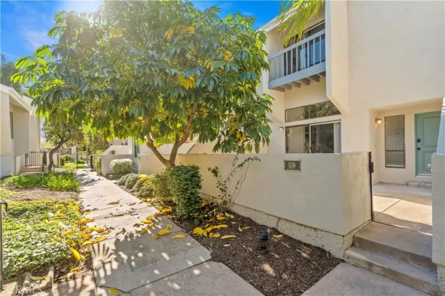 MLS: WS25267224 Condo For Sale