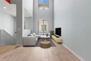 Photo #2: WS25268683 Listing 